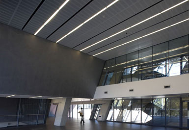 扎哈.哈迪德公布Evelyn Grace學院最新圖片 5