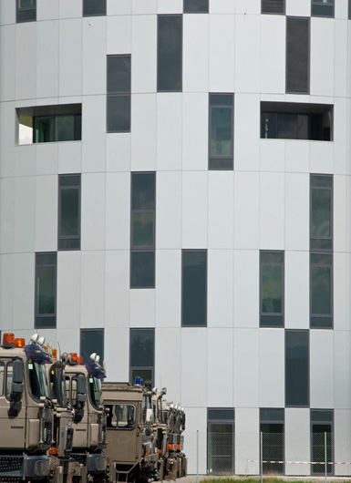 奧地利采爾特維克機場建造新的交通管制塔兼消防站2