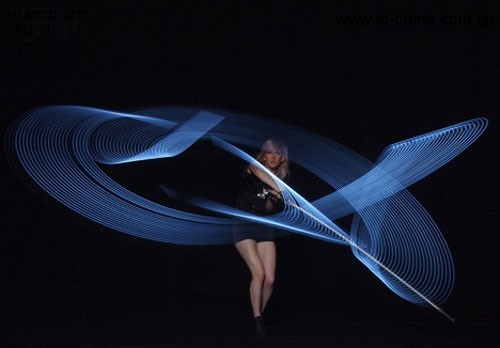 Moritz Waldemeyer為流行音樂巨星Ellie Goulding設(shè)計(jì)激光舞美-3