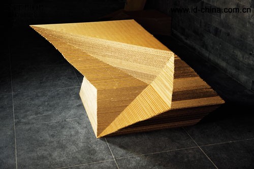 參展瓦楞板藝術(shù)品1號